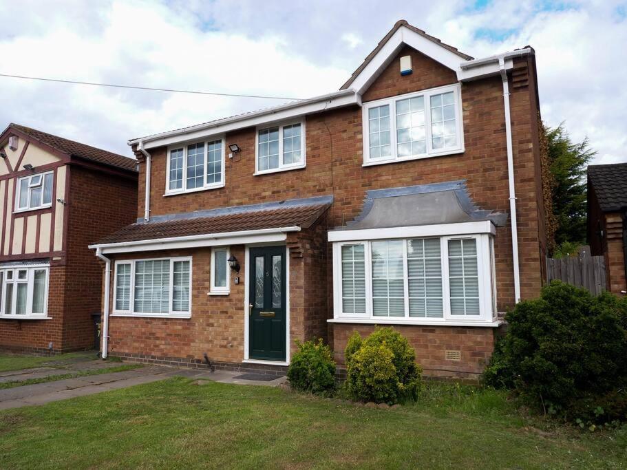 Cosy Four Bed Property With En-Suite Near To Nec Birmingham Airport And The City Eksteriør billede