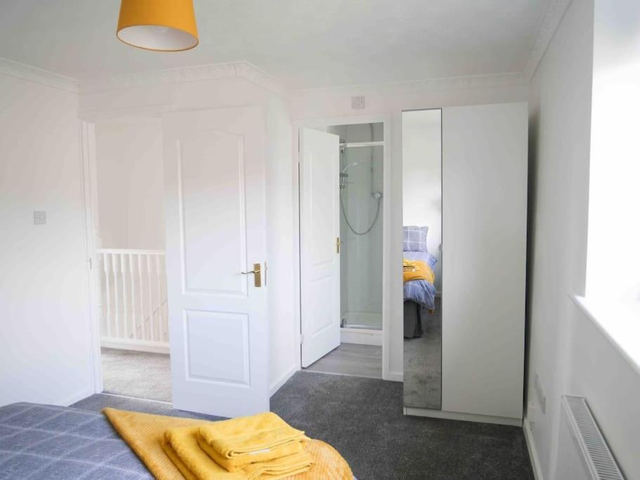 Cosy Four Bed Property With En-Suite Near To Nec Birmingham Airport And The City Eksteriør billede