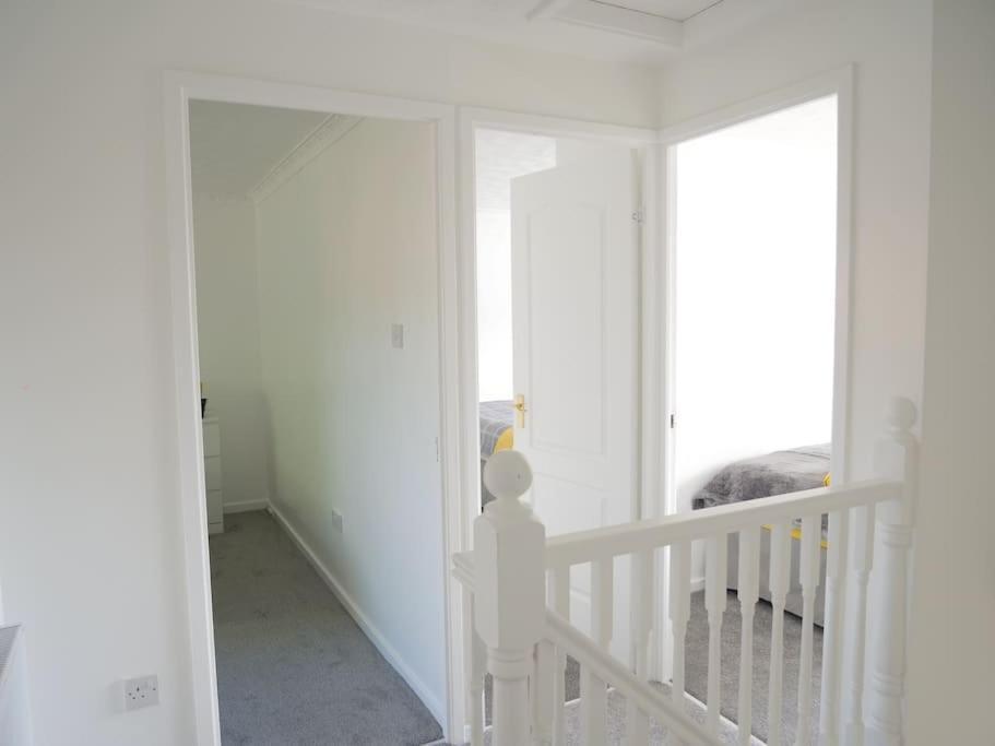 Cosy Four Bed Property With En-Suite Near To Nec Birmingham Airport And The City Eksteriør billede