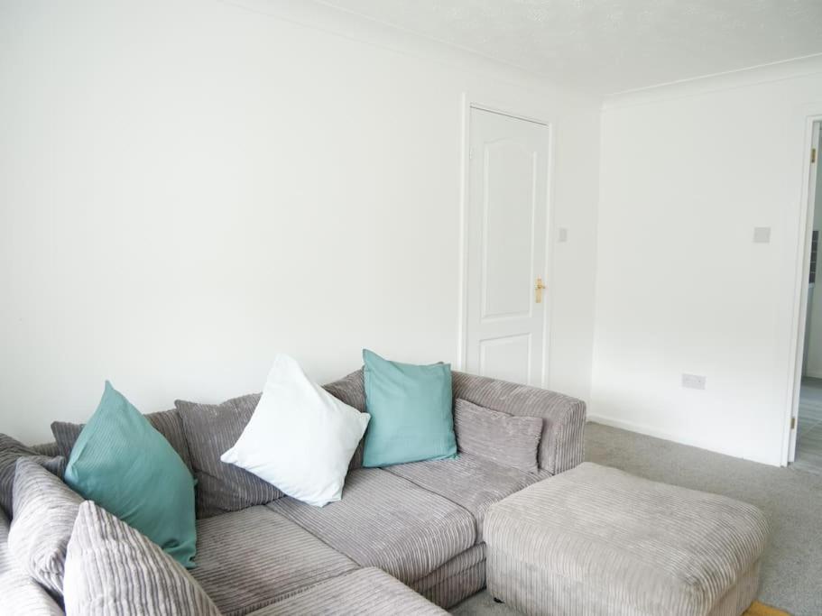 Cosy Four Bed Property With En-Suite Near To Nec Birmingham Airport And The City Eksteriør billede