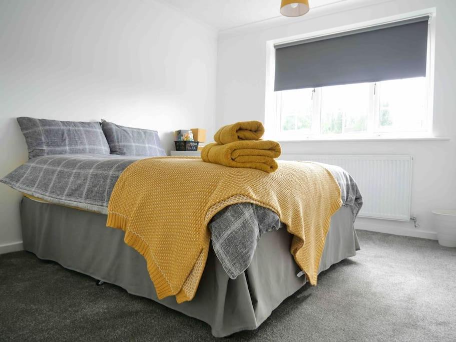 Cosy Four Bed Property With En-Suite Near To Nec Birmingham Airport And The City Eksteriør billede
